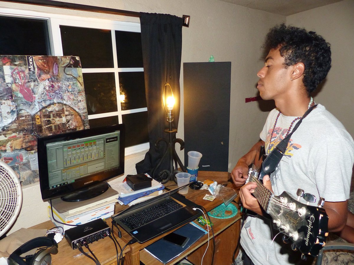 knowus_tm's tweet photo. 📸Shots from the “Very Nice” Sessions 
Almazan &amp; Roman Caesar
#Stream: https://t.co/v38fVh4tyR

#knowusmag #NoRelics @ImmoralPortal https://t.co/DGUZDvJA29