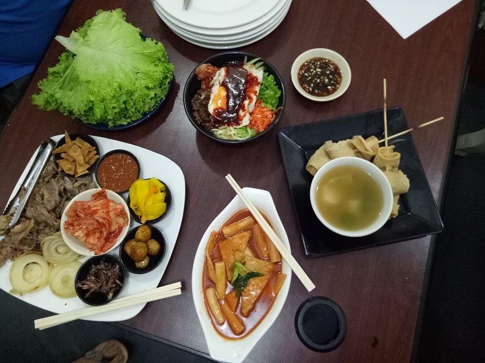 IarWest's tweet photo. food tasting in VIGAN 🤟👌 https://t.co/9UcTWKRiVW
