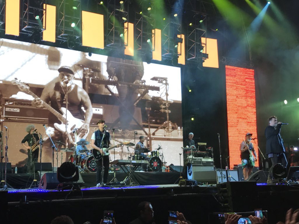 fiestaconflu's tweet photo. Cerrando la segunda noche con @lfcoficial 

#LaFiestaDeTodosLosNeuquinos https://t.co/jVOYHhNc64