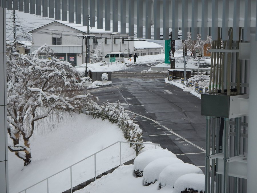 雪かきスコップに雪がくっつかなくなる裏ワザ Chietoku Jp