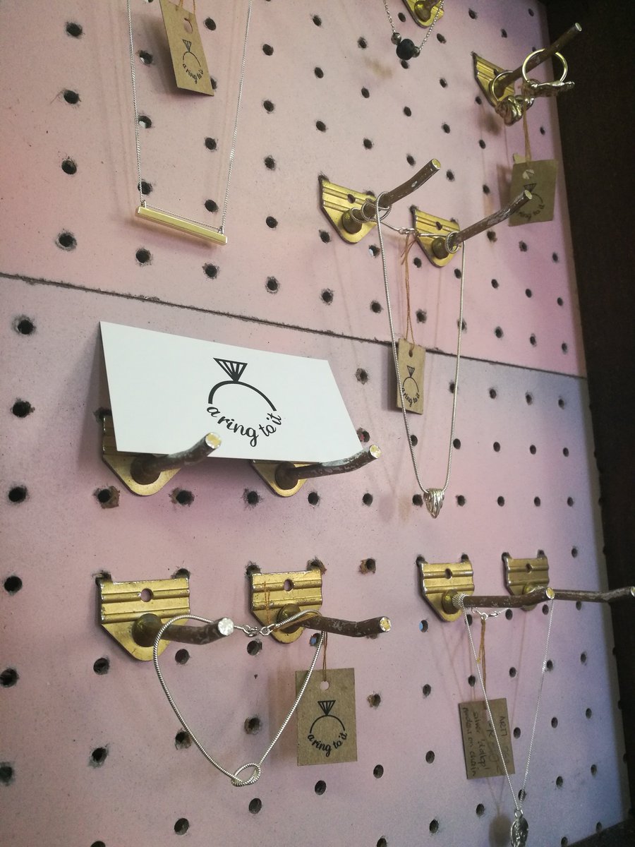 aringtoit's tweet photo. Hanging around in studio 👌🏽😎
#studioscenes #necklaces #bracelets #rings #silver #brass #aringtoit #jewellery #jewelry #handmade #artisanal #local #capetown #fashion #bloggers https://t.co/thMLxTsJxJ