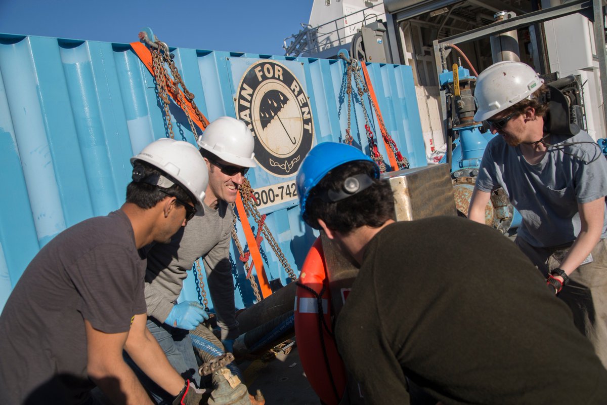 MITMechE's tweet image. Yesterday, Professor Thomas Peacock and a team of researchers from @Scripps_Ocean loaded up the @RVSallyRide for an eight day cruise to study the environmental impacts of deep-sea mining #environment #ocean