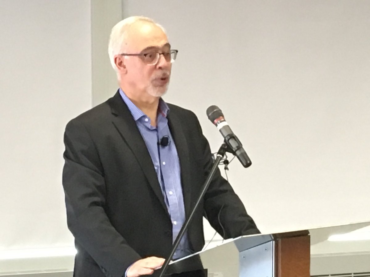QC Finance Minister <a href="/CarlosJLeitao/">Carlos J. Leitão</a> speaking in front of Concordia University’s John Molson School of Business in pre-budget talk. Next month he tables his 5th budget. 4th balanced. One of biggest challenges: tackling the debt. #qcpoli