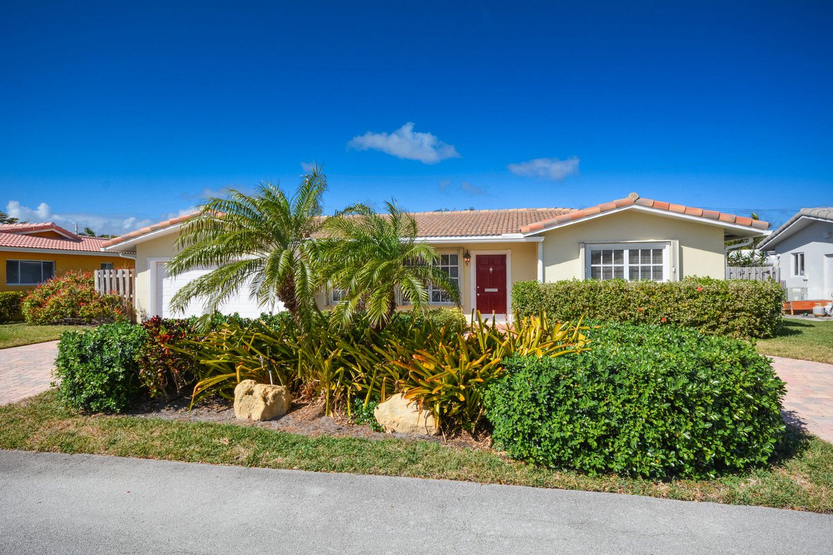 New Listing: Delightful Home Just Off the Intracoastal in Lake Placid in Lighthouse Point, #Florida – O ... - npsir.com/new-listing-de… - #HighlandBeachHomeForSale #HighlandBeachRealEstate #HomeForSale #LakePlacid #LighthousePoint #RealEstate #SouthFlorida #SouthFloridaLuxuryHomes