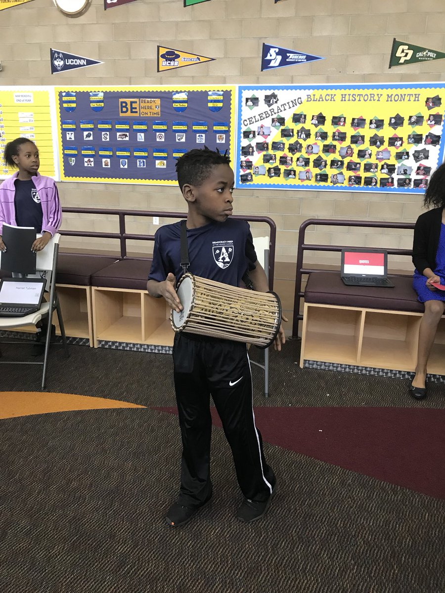 JMC702's tweet photo. Scholars teaching scholars about #blackhistory #dpac #futureleaders https://t.co/jUtDCcC9B2