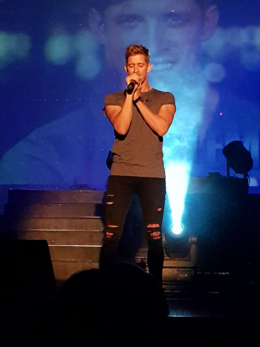 CO_Productions's tweet photo. Die immergewilde @WillemBotha is tans op die verhoog met hope energie! #Showcase2018 #RockwoodTheatre #AfrikaanseMusiek #GoeieTye #GoeieWyn #GoeieMusiek #SoenEnVergeet #Swartskaap https://t.co/SVsSEEKOII