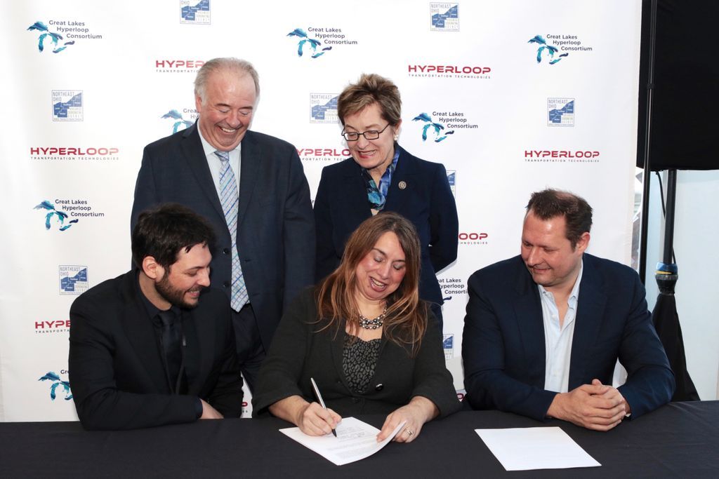 hyperlooptt's tweet image. We&apos;re honored to announce that #HyperloopTT has signed an official Public-Private Partnership with @NOACA_MPO to develop America’s first multi-state #Hyperloop across the Great Lakes Megaregion. @repmarcykaptur is onboard. #GreatLakesHyperloop #NOACA Read: greatlakeshyperloop.com
