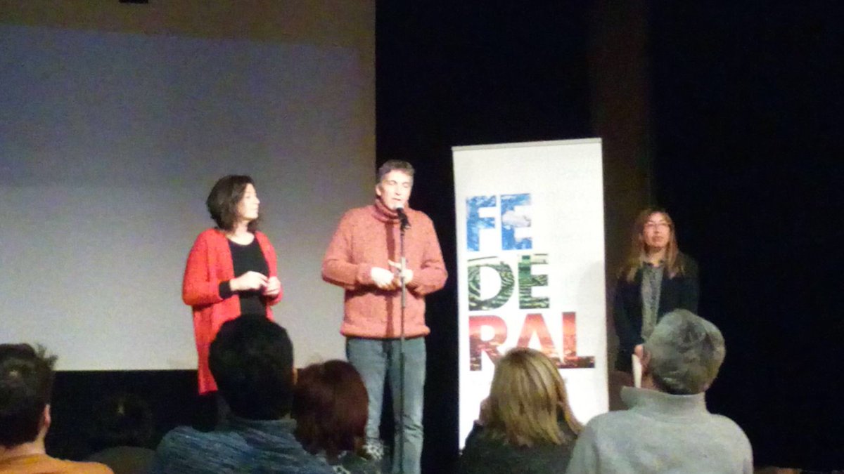 Comença la presentació de FEDERAL a Cornellà amb Albert Solé, Rocío Garcia i <a href="/BeaSilva9/">Beatriz Silva</a>: “Hi ha altres formes de resoldre els nostres problemes i d'organitzar la diversitat”, diu Albert Solé <a href="/Federal_doc/">Federal</a>