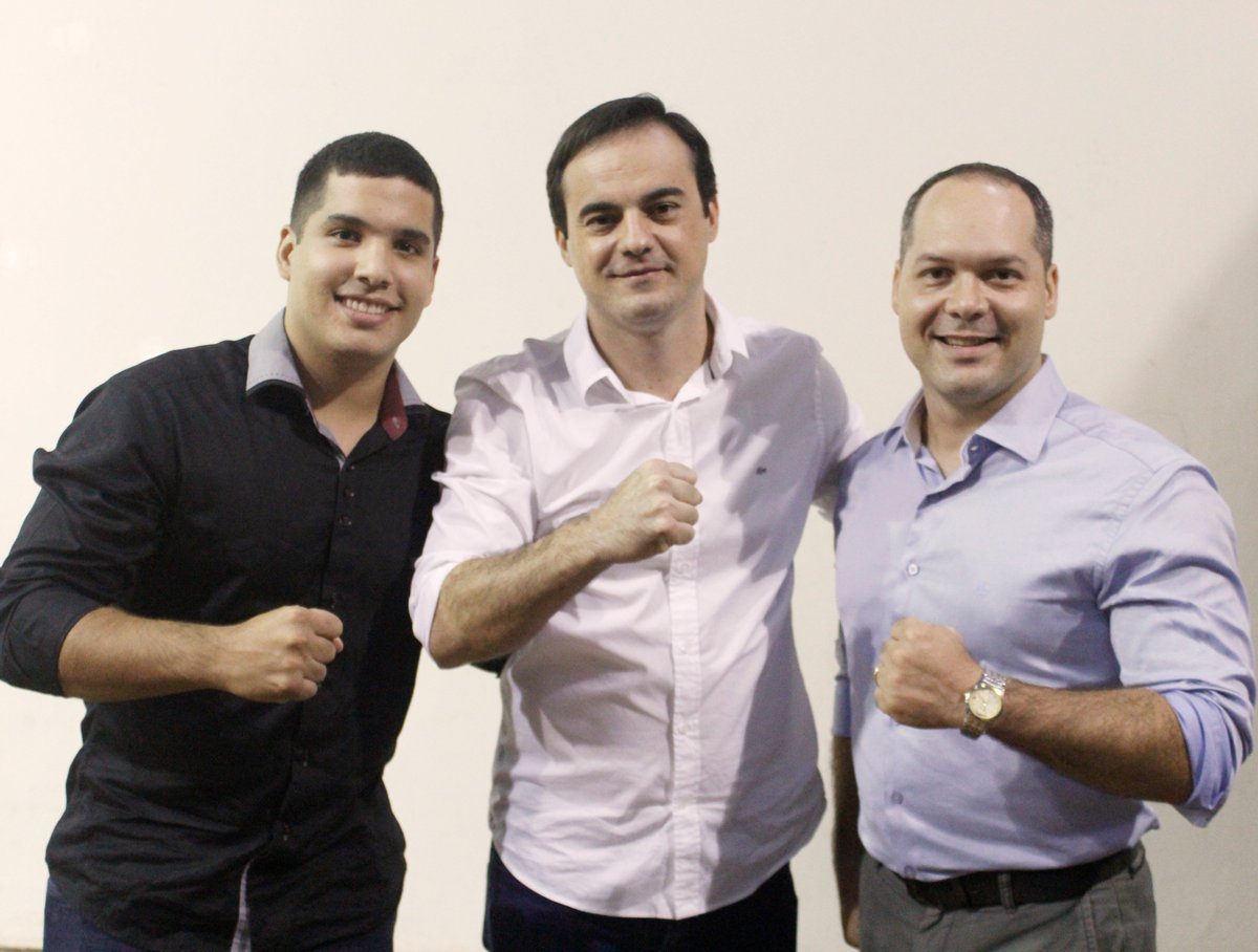 André Fernandes on Twitter: "A luta no Ceará está apenas começando... Capitão Wagner, Heitor Freire e André Fernandes 👊🇧🇷… "