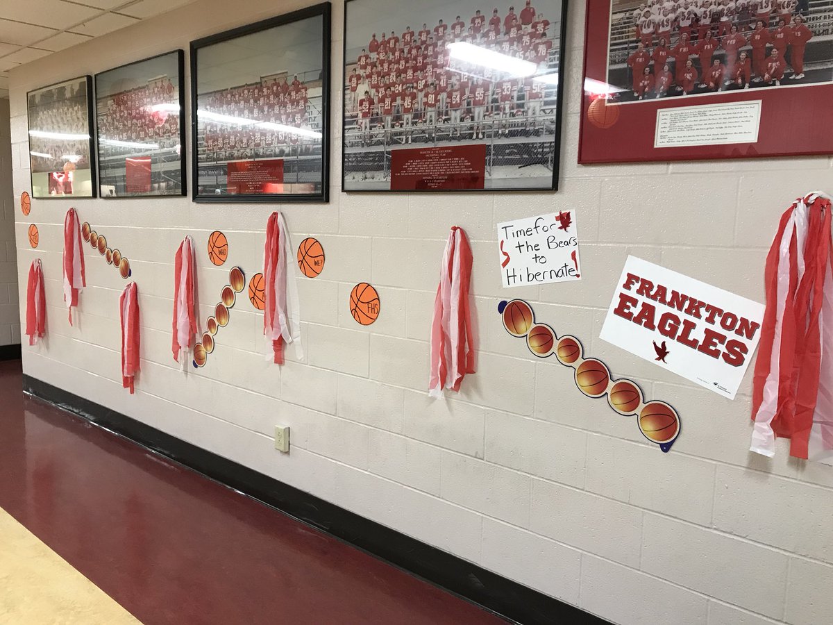 FranktonCheer's tweet image. Sectional week is here &amp;amp; the school is decked out &amp;amp; ready to go! Great job to our girls, &amp;amp; a huge thanks to the @Franktonbball parents that helped! Good luck this week to our team, come out &amp;amp; support them at Lapel! #SectionalWeek #EaglePride