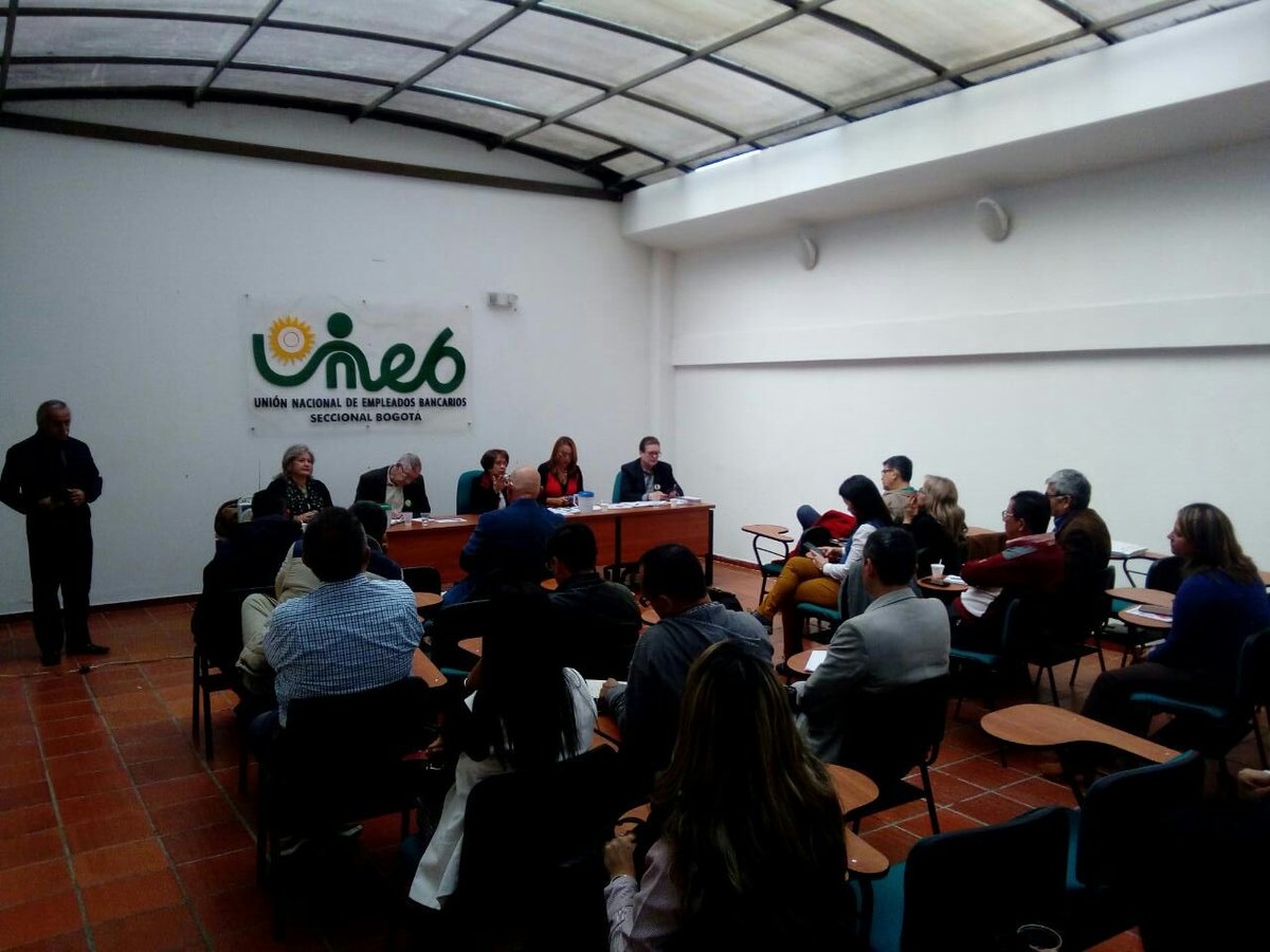 AlirioUribeMuoz's tweet photo. Gracias a la @unebcolombia por invitarme a participar de este importante debate, siempre será un honor acompañar las luchas de las empleadas y empleados del sector bancario. https://t.co/23gGPqNhb6