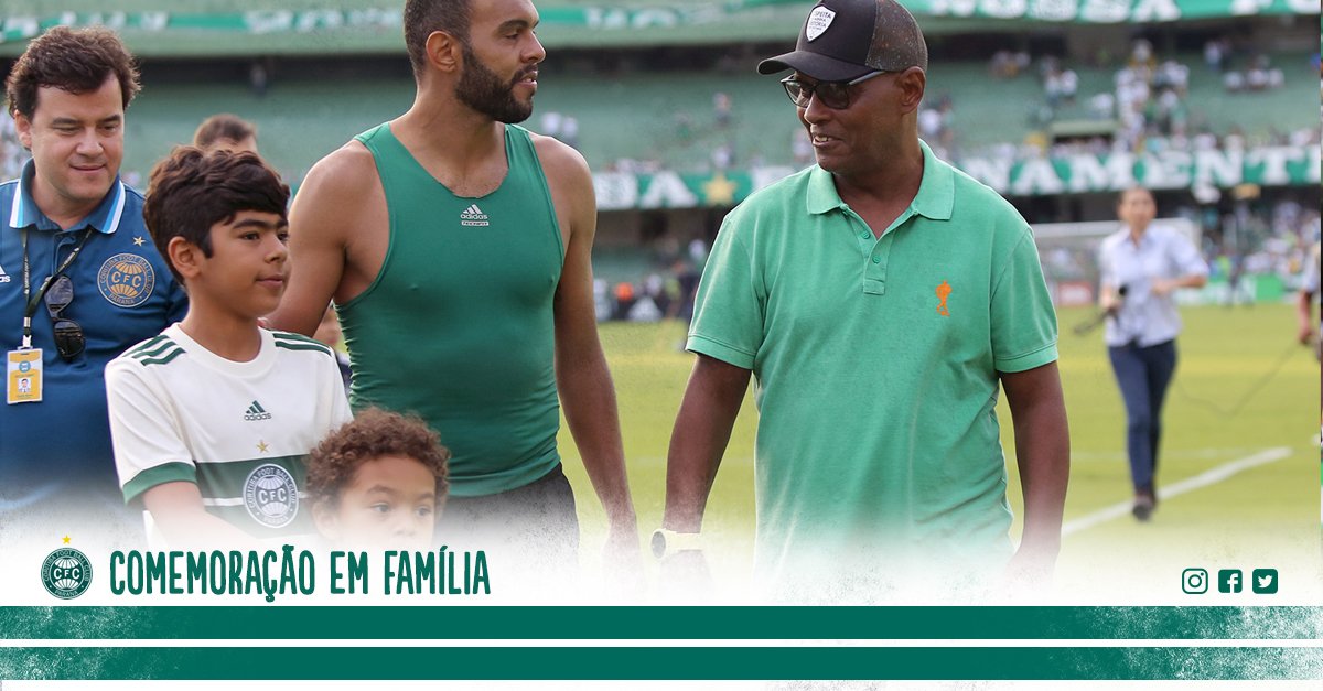 Coritiba's tweet image. Foi de @alecsandro  o primeiro gol de ontem em tarde com presença da família no Couto Pereira:
goo.gl/DtEF4B