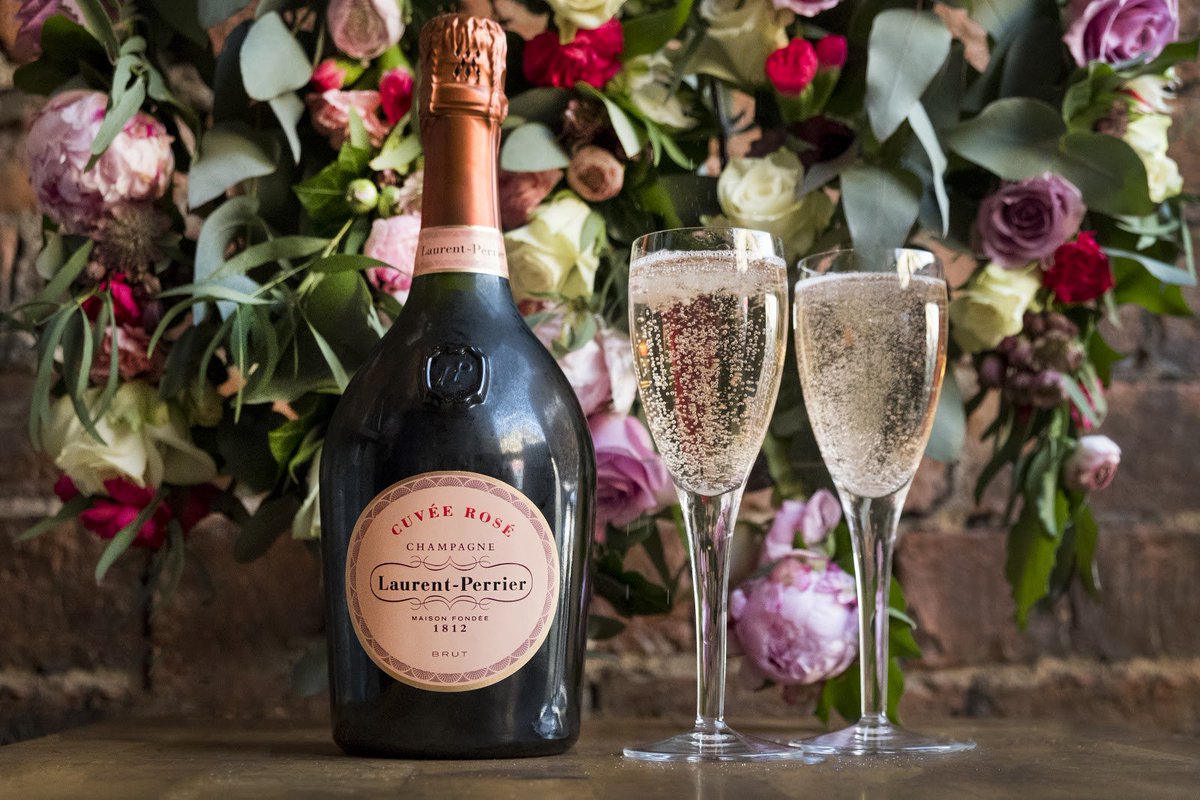 Give mum the love she deserves next month and treat her to a night of champagne and steak at Porter!

To book, call 0141 572 1212 or visit porterandrye.com/reservations.p…

#awayoflife #porterandrye #glasgow #finnieston #lunch #mothersday