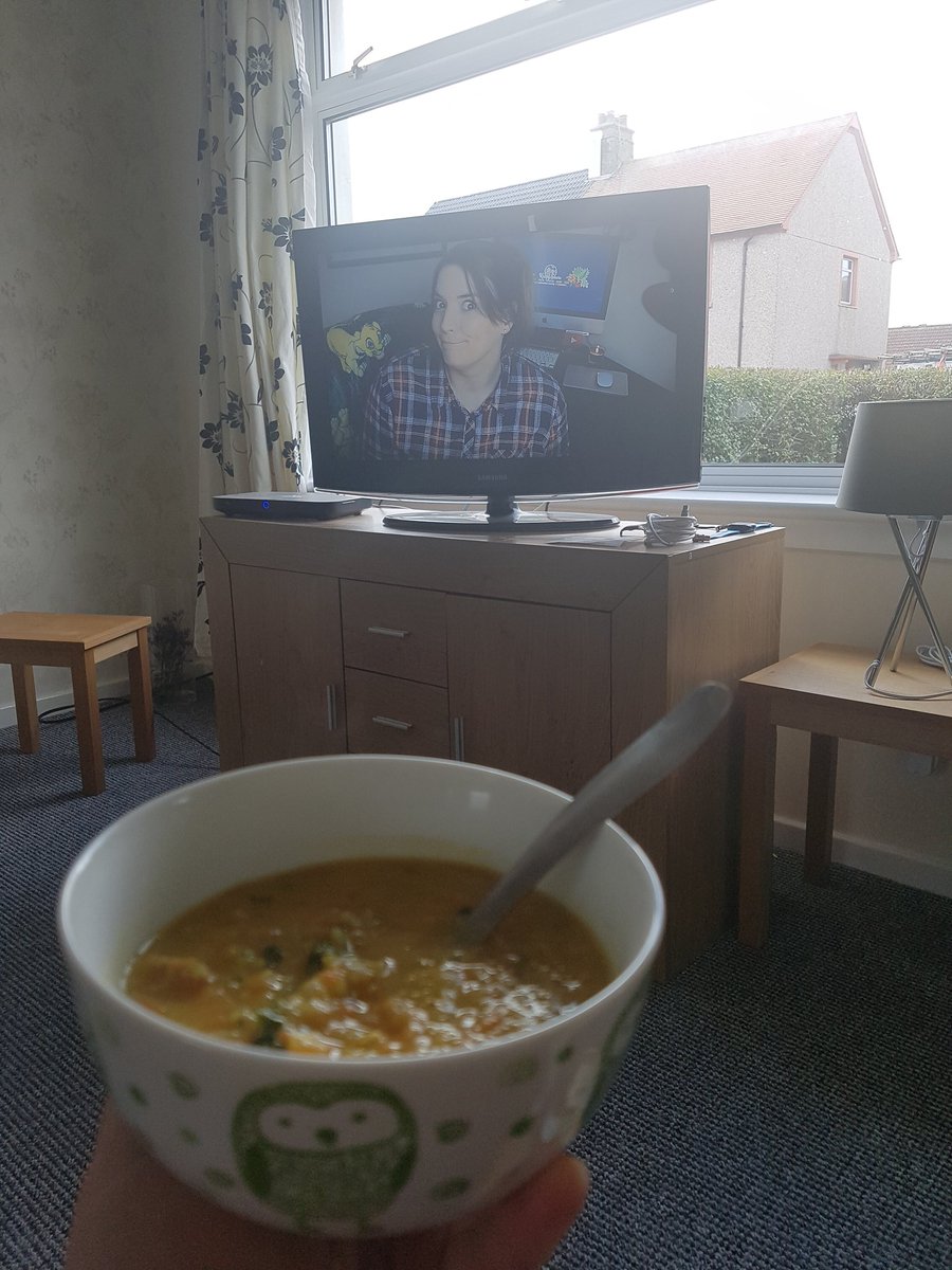 sarah_dick81's tweet photo. Run complete. Now to chill with some homemade lentil soup and catch up on #Februaryfaves from @KrispySmore Then back to the getting our new house sorted! https://t.co/ZEw9xG5Uga