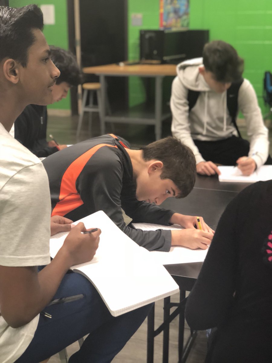 DorisAHerrmann's tweet image. @BulldogsBsi Robotics Team planning. @BIS_CCR  #CCISDRobotics #BISLearns.