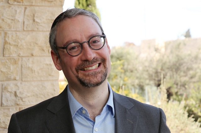 Rabbi <a href="/NBrawer/">Naftali Brawer</a>, a prominent voice within the United Kingdom’s Jewish community, has been appointed Jewish chaplain and executive director of Tufts Hillel following a six-month search. bit.ly/2BM635W via <a href="/TuftsUniversity/">Tufts University</a>