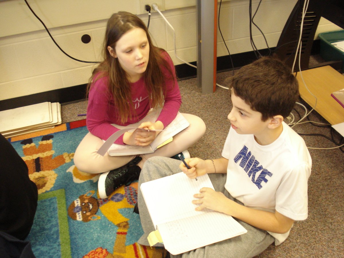 Mini lesson during writer's workshop!! 
#112pride
@LincolnLions112 #engage112