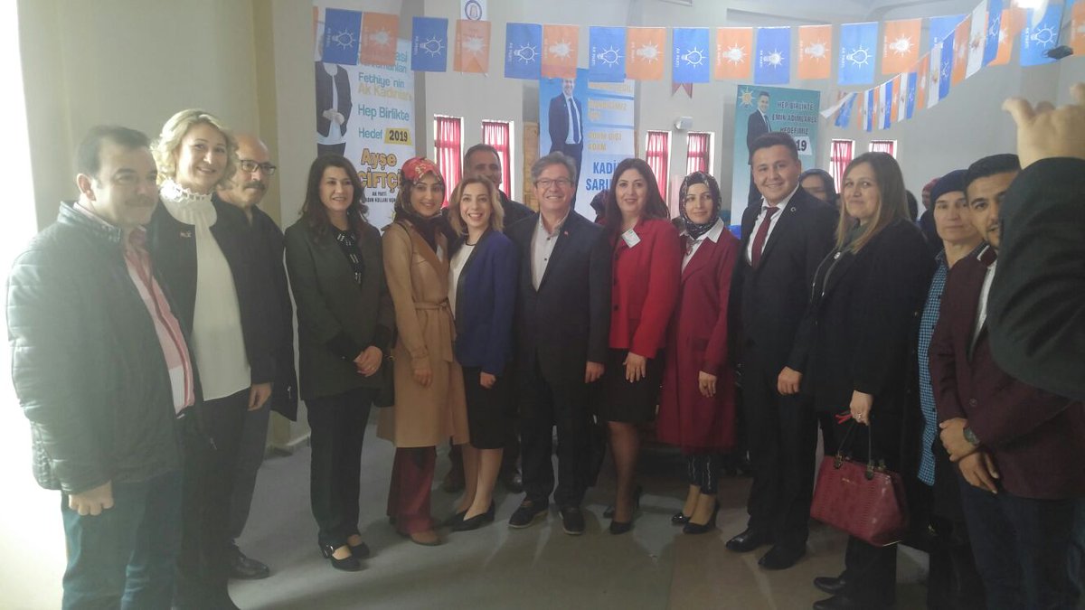 SinanCengil48's tweet photo. .#AKGENÇLERFETHİYE olarak
Ak PARTİ FETHİYE ilçe Kadın kolları Başkan'ı olarak seçilen Ayşe Çiftçi Başkan'ımıza ve yönetimine Başarılar dileriz....
#DEMOKRASİ #KAHRAMANI #TÜRKiYE'NİN #Ak #Kadınları
#HEDEF2019
#FETHİYE💡💡💡 @AhmtUgrGmsksn https://t.co/l0wFtfl9wU
