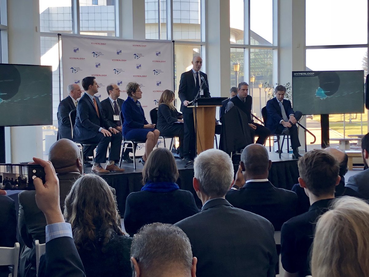 HyperloopNEO's tweet image. TY @ElectMattDolan for leadership, support and vision for #GreatLakesHyperloop #Ohio - teaming with @hyperlooptt @Meggittglobal @NASAglenn @GLScienceCtr @CityofCleveland - revolutionize #transportation with #innovation and #hightech #jobs @OhioSenateGOP