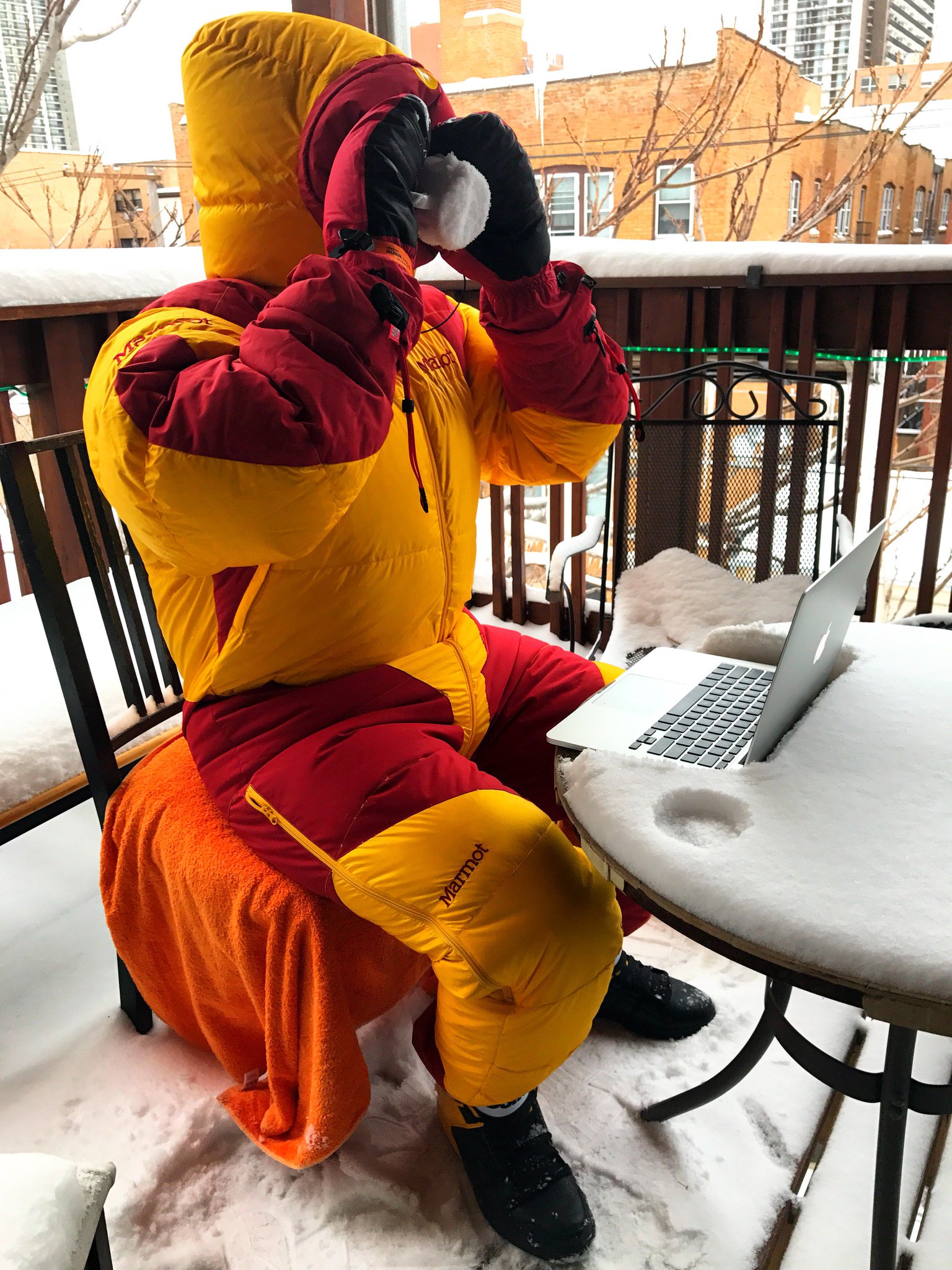 Marmot on X You thought your office was cold NoBadWeather Photo Marmot fan Warren Matthews putting his 8000M suit to good use after a recent midwest blizzard. https t Z7vRiL8d52 X