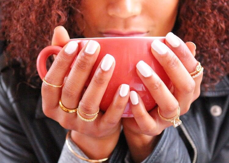 DavidroseStudio's tweet photo. Cozy up with a cup full of coffee &amp; a hand full of Davidrose ✨⠀
Obsessed with our stackable rings, made custom at #DavidroseStudio in #Bermuda #MondayMood
Shop now by sending us a message or email dream@davidrosestudio.com #DavidroseStudio #Bermuda https://t.co/bEQbUTZNFs