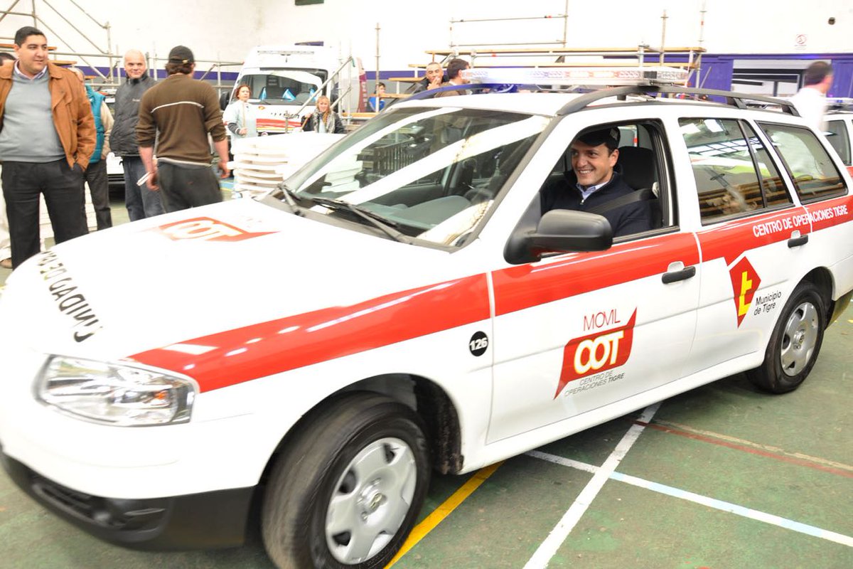 thecharlyy's tweet photo. El #COT cumple 10 años este 1 de Marzo mucho trabajo y ganas se formo una gran familia de trabajo #LogisticaCot #Cot10años #ProteccionCiudadana https://t.co/9WepSkP336 https://t.co/pr2FBQer9O