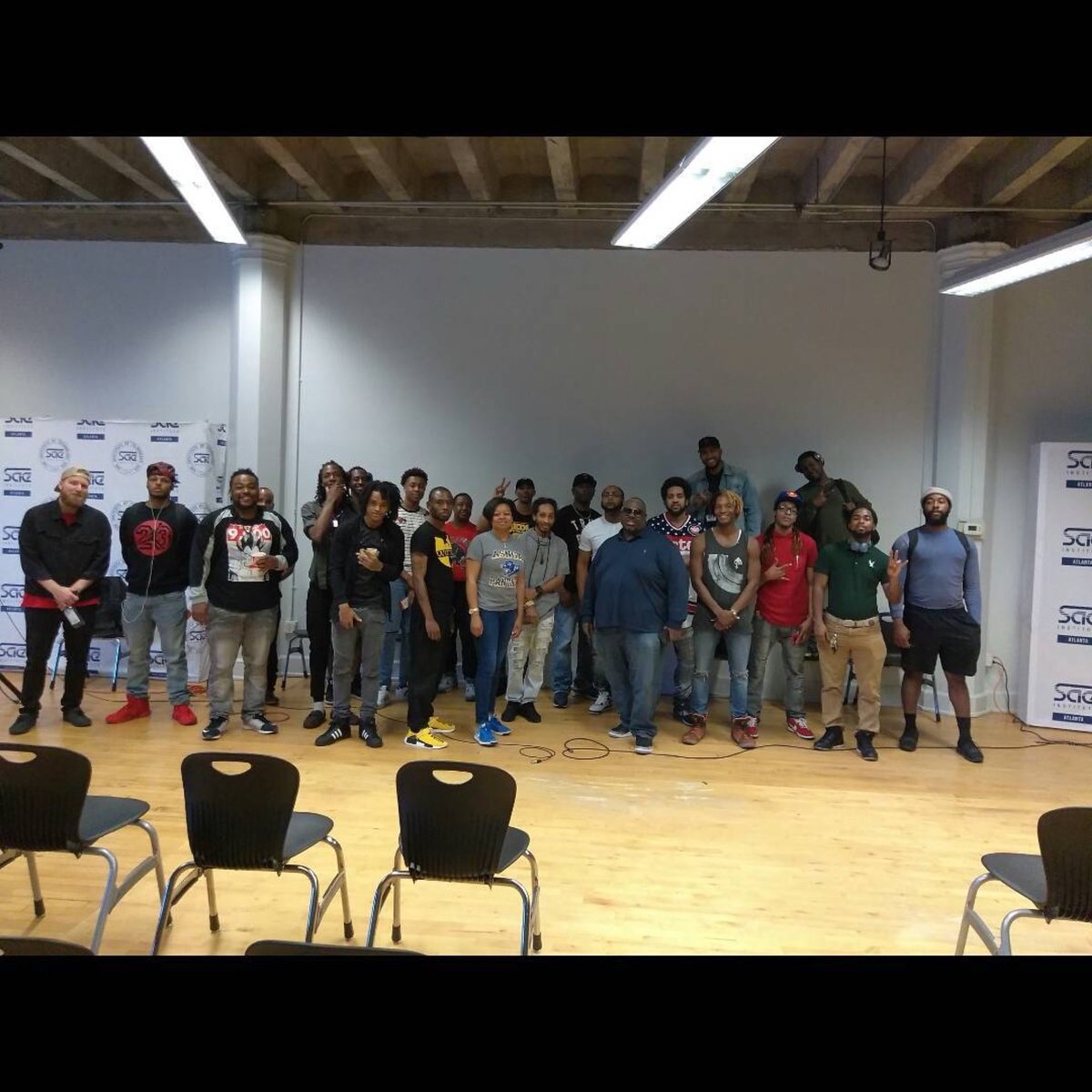 BeatStars's tweet photo. #BeatStarsMeetUpATL was incredible!!
Thank you to everyone that attended, well see you next month ๐ฏ
Thank you to @SAEAtlanta for having us and a SPECIAL thank you to our Ambassador @BubbaGotBeatz ๐๐ฝ https://t.co/pfsLM26FXL