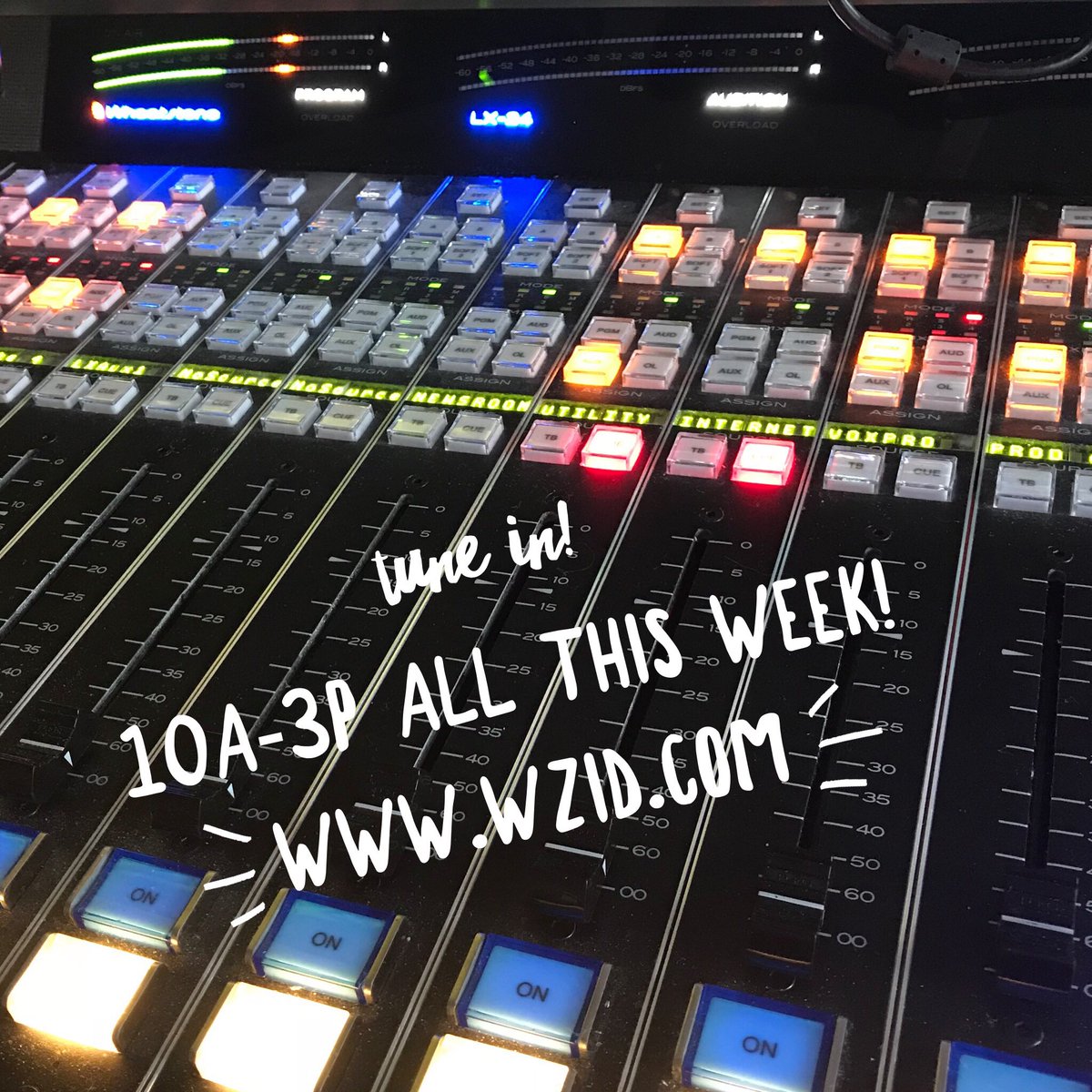 Moneen's tweet photo. Getting into a #middaygroove @WZID #TuneIn #OnAir #GoodMusicGoodMood 🎶 https://t.co/VmzYKVkFFT