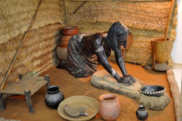 SudaneseCulture's tweet photo. Ethnographic Museum: It contains fascinating artifacts. The museum documents the culture, tribe and ethnic groups in Sudan.
#SudaneseCulture #ثقافة_سودانية https://t.co/BWP5F6xGqs