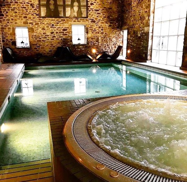 devonshirespa's tweet photo. Don't miss our very special offer for our Twilight, Swim and Dine package! 🥂✨💙 For only £35, enjoy a heavenly evening swim or sauna session followed by a meal at @Dev_Hotels' Brasserie! See more at https://t.co/VUY1NVOKOi 📷: https://t.co/Lzqxe2HSeF @skiptonhour #skiptonhour https://t.co/YjtRd9RNeh