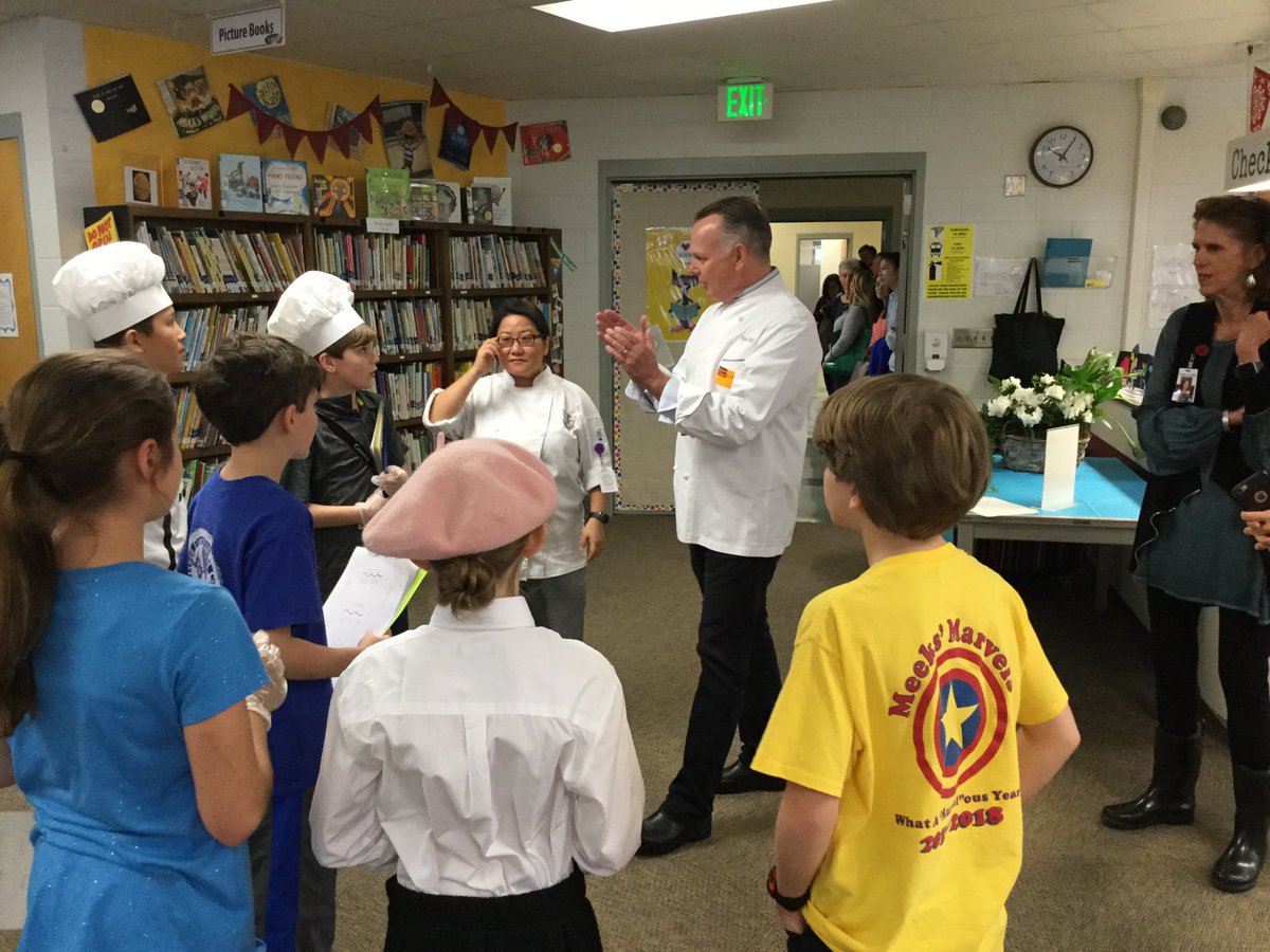 VHECLIBRARY's tweet photo. Chef Frank Stitt is in the House! Mrs. Gaskill, one of our gifted teachers, had students set up restaurants for him to visit! #tinytablescapes #cookingwithkids #vhec #gifted #VestaviaHills #seeyouinthehills https://t.co/KWFbjPC9ks
