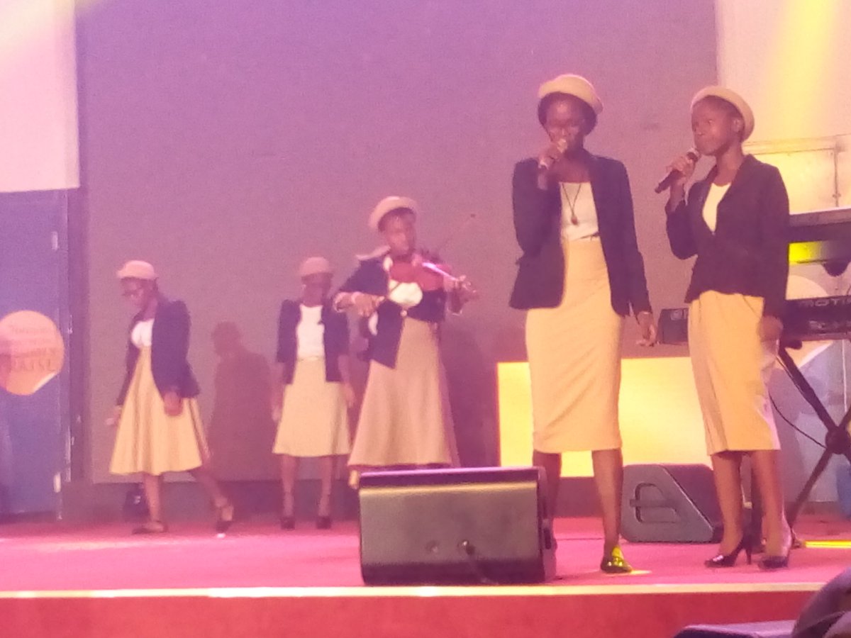 Wonderful  style of praise  🎶  from the national teens mass choir.from classic to jazz  to #TheGreatRedeemer  #76hourspraise