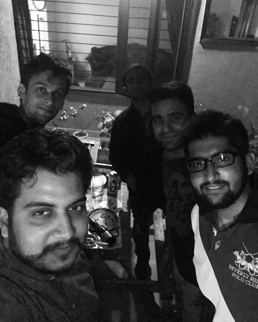 Akshay001's tweet photo. Cray night at @yashjangid's, our Leverage Champion, who is heading to #CEIBS this year, ranked top 10 globally - joined by Rishabh, another Leverage Champion heading to CUHK in Hong Kong! #WhatSuccessLooksLike #LeverageStudentsRock #top10MBA #LeverageIt - @leverageedu https://t.co/0rOrvtBnHn