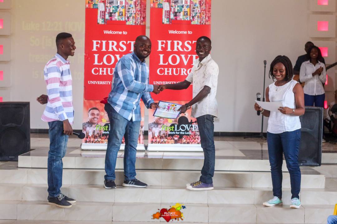 flc_capecoast's tweet photo. π
25/02/18
GATHERING SERVICE
π€π€Lay School Graduandsπ€π€
We thank God for the life of our prophet and daddy @EvangelistDag for introducing lay schools. We love you Bishop πππππ
#FLCUCC #dhmm #V1000 @fredrickmekpor #DressDownService #LaySchools https://t.co/FVJlxTFhkh