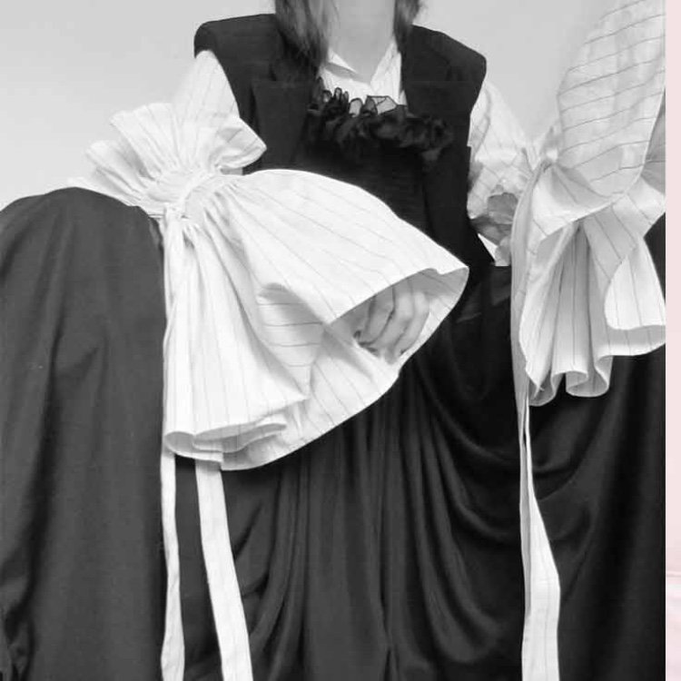 McrFashionInst's tweet image. Congratulations to @mmufdt graduates Jade Shields and Katie Clarke who have been made finalists for the iD International Emerging Designer Competition and are off to New Zealand in May for the final show 👏🏼 Find out more here fashioninstitute.mmu.ac.uk/news/item/?id=…