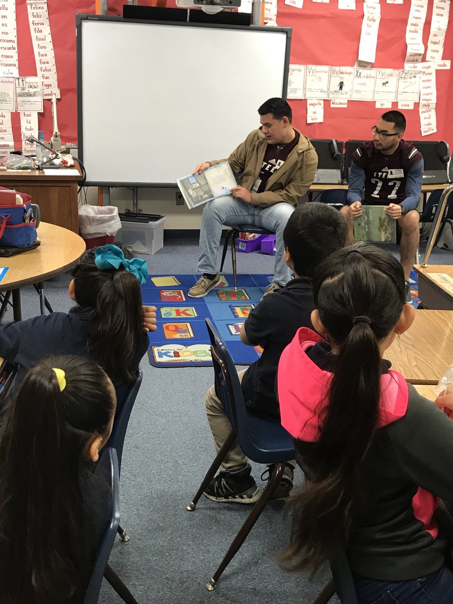 DHJ_CoachG's tweet photo. Today we kicked off our new reading program called “Steers Read.” We took student-athletes down to our local elementary school to help @KentPScribner vision of having EVERY CHILD read at grade level by 3rd grade. It was a great day to be a Steer! #Steersup🤘🏽#SteersRead https://t.co/XBX8dx3ZHX