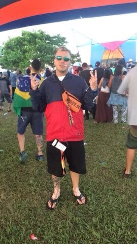 RellewOne's tweet photo. 1.9 da melhor forma possível, amor incondicional por vocês, meu role nao seria o mesmo sem vocês #neontrance https://t.co/8OAy7tUiay