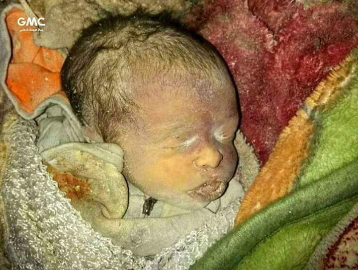 saadgorayaa's tweet photo. ذرا غور کرو.
حسین تو آج بھی شام کے شہروں میں شہید ھو رھے ھیں..
زینب آج بھی نوحے پڑھ رھی ھے..
یزید آج بھی دمشق پر قابض ہے
زرا غور تو کرو........
#الغوطه_تغرق_بالدماء السعودية #غوطه_شرقی #سوریه #save_syrian_children #Ghouta https://t.co/1vNyalCAKh