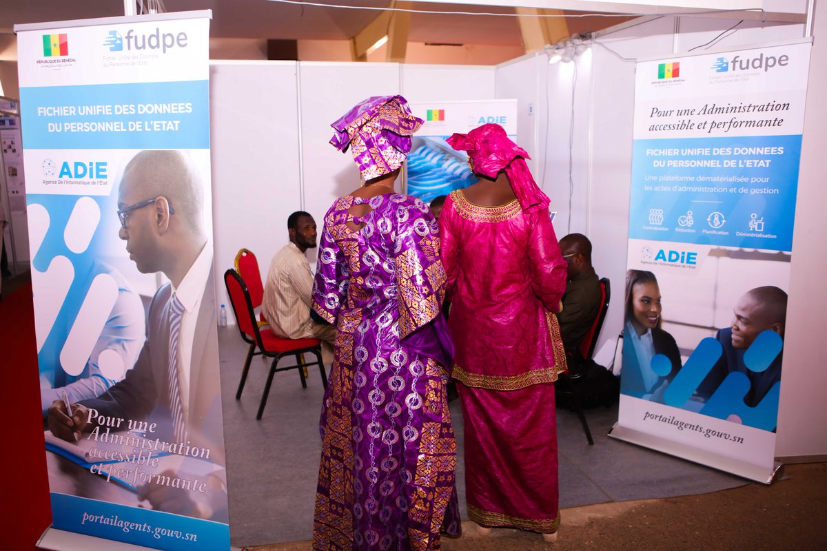 SN_Numerique's tweet photo. L'#ADIE, "partenaire institutionnel" du #SENCON2018, était présente à ce Salon International. Au cours de cet événement, l'ADIE a eu à animer un stand et à satisfaire les besoins en connectivité des visiteurs et participants avec l'installation d'un réseau Wi-Fi. #Kebetu #Senegal https://t.co/cGVtmaEMkO