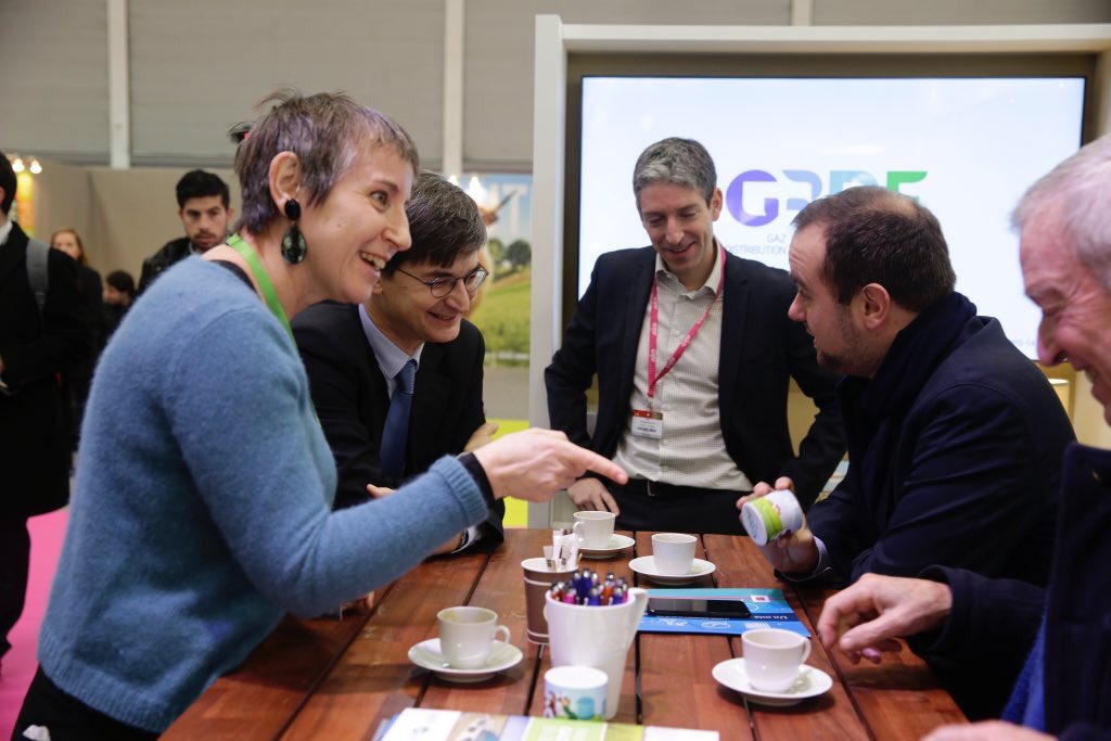Merci à <a href="/SebLecornu/">Sébastien Lecornu</a>, Secrétaire d’État à la #TransitionÉcologique du @Min_Ecologie, pour son passage ce matin sur le stand #GRDF au <a href="/Salondelagri/">Salon International de l'Agriculture</a>, ainsi que pour son soutien au développement du #GazVert. 
#LeGazCestLavenir #SIA2018