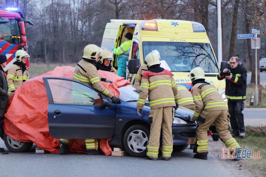 🚨 Bestuurder bekneld in voertuig na aanrijding in Wekerom 112.press/QHw9xZ #Wekerom #112Ede https://t.co/oDZXFtRggI