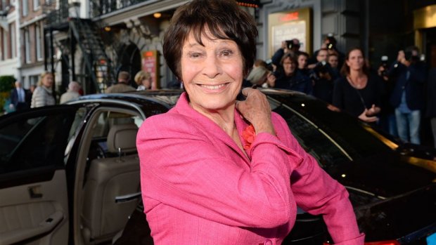 RTLnieuws's tweet photo. Tv-coryfee Mies Bouwman (88) overleden https://t.co/xmk189wGTN https://t.co/YkwhWhoitJ