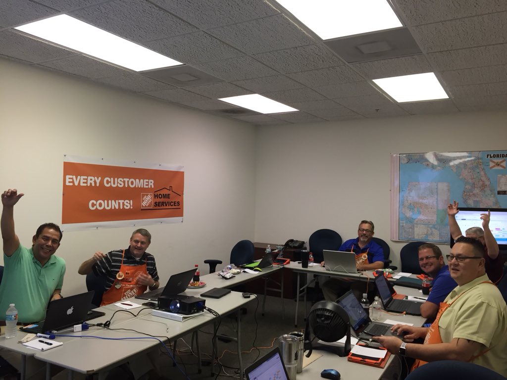 TampaBSM_RobinK's tweet photo. Tampa branch celebrating our first sale in sales force. We are in business now #hdesouth @twyaney @actionJackHDE @SHAMWOWJR95 https://t.co/fT1A418Vl4