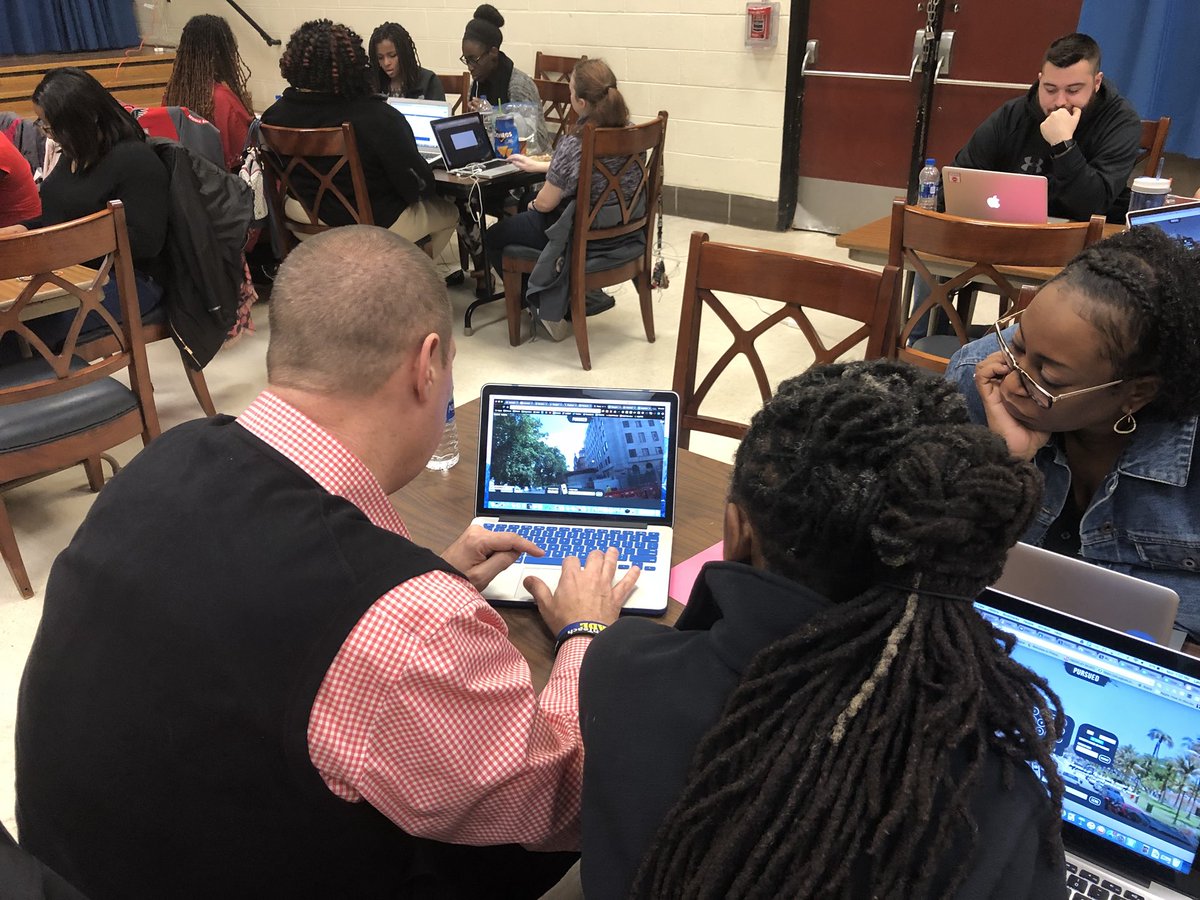 pgcpst3's tweet photo. Brain break time at #t3gce #persued #collaborating https://t.co/9FK7oBxm9j