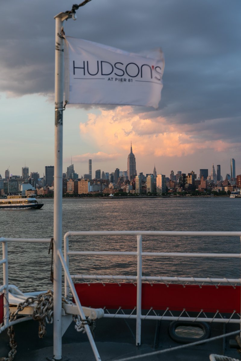 HudsonsNYC's tweet photo. Looking forward to this view 👀 Cruise with us this weekend! Get your tickets through our link-in-bio! https://t.co/NrOodaQ08h