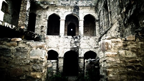 CreepBuzz's tweet photo. Did you hear about this bizarre place in India? #bhangarhfort #DowHill #DumasBeach #FerozShahKotla #Ghost #Ghosts #haunted #hauntedplaceindia #HauntedPlacesInIndia #HauntedPlacesIndia #hauntedstories #horror #horrorplacesindia #india #Jatin https://t.co/hE1nfjJgwJ https://t.co/5dfsapA10x