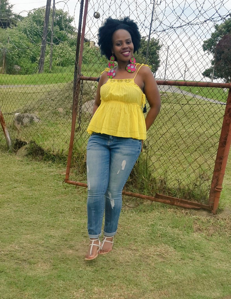 nomfundo_hleta's tweet image. I am sunshine 🌻🌸#Febbaby#Birthdaymonth