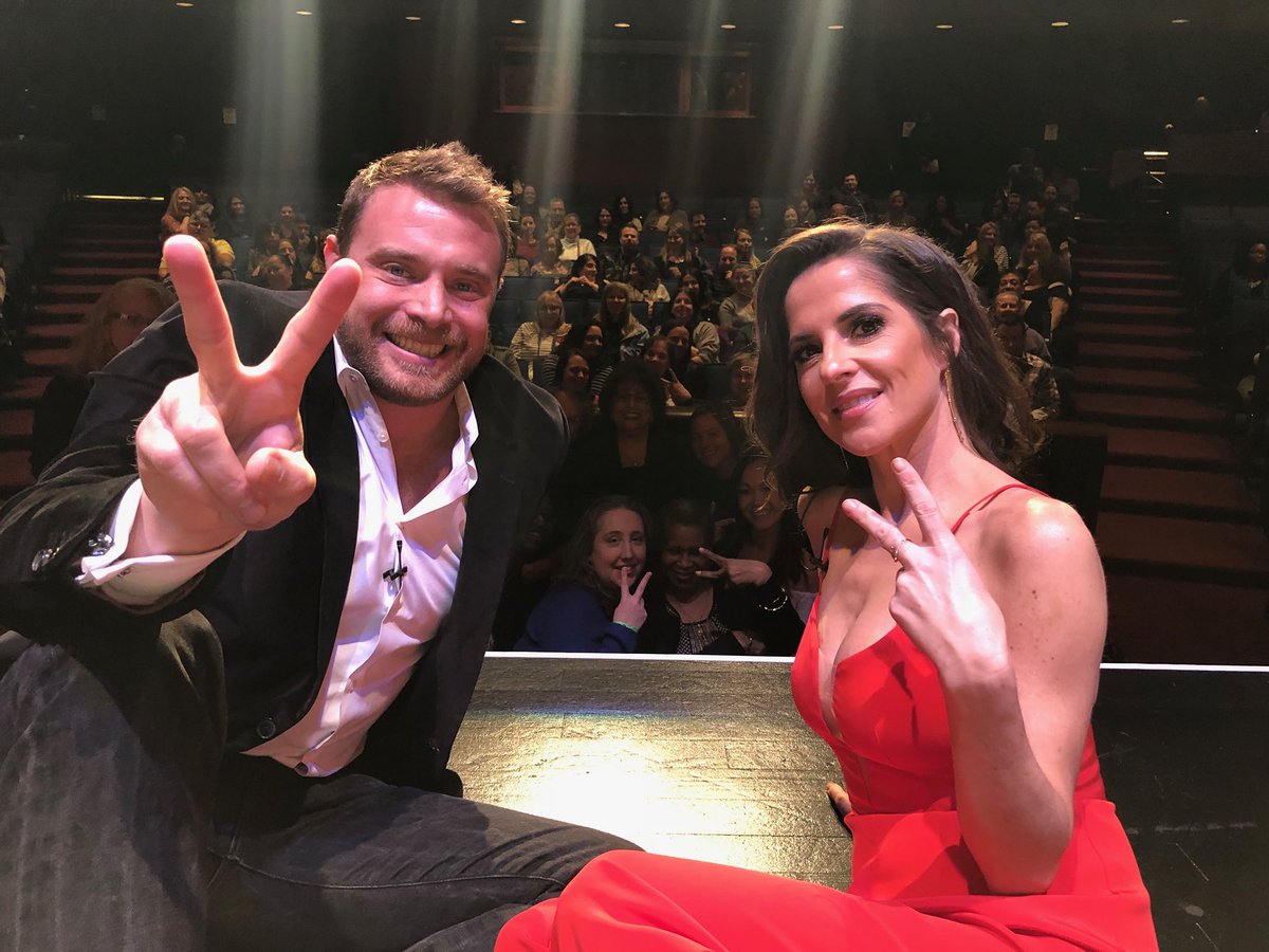 's tweet image. Amazing matinee #KillyLive show! #Killy fans are the best 👏🏼🤗✨ Thanks for coming out today, #KillySquad! 💃🏻 #GH #GHFans