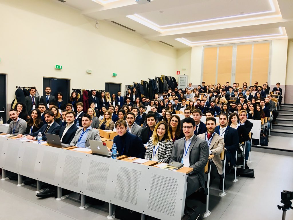jetopteam's tweet photo. Si è concluso il #NetWorkDay2018!
Ringraziamo @JECoMM per aver organizzato questa giornata di formazione e networking tra le JE d’Italia!
#TogetherWeGrow #WeAreJADEItalia #JEToPTeam https://t.co/bXDhX9MJ9j