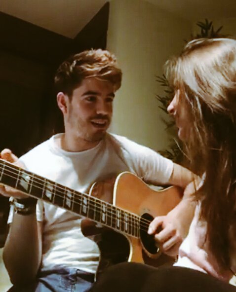 Lelianitt's tweet photo. Los shippearía a muerte sí se pudiera... #Rowar #OTDirecto24F https://t.co/OWBKmIIzvv